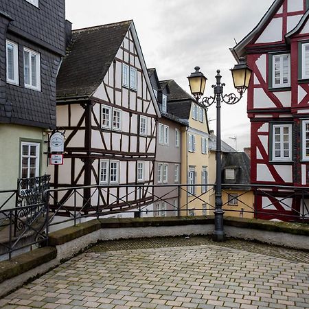 Altstadt Apartment Am Dom Wetzlar, 1 Zi, Kueche, Bad Mit Parkplatz Am Grundstueck מראה חיצוני תמונה