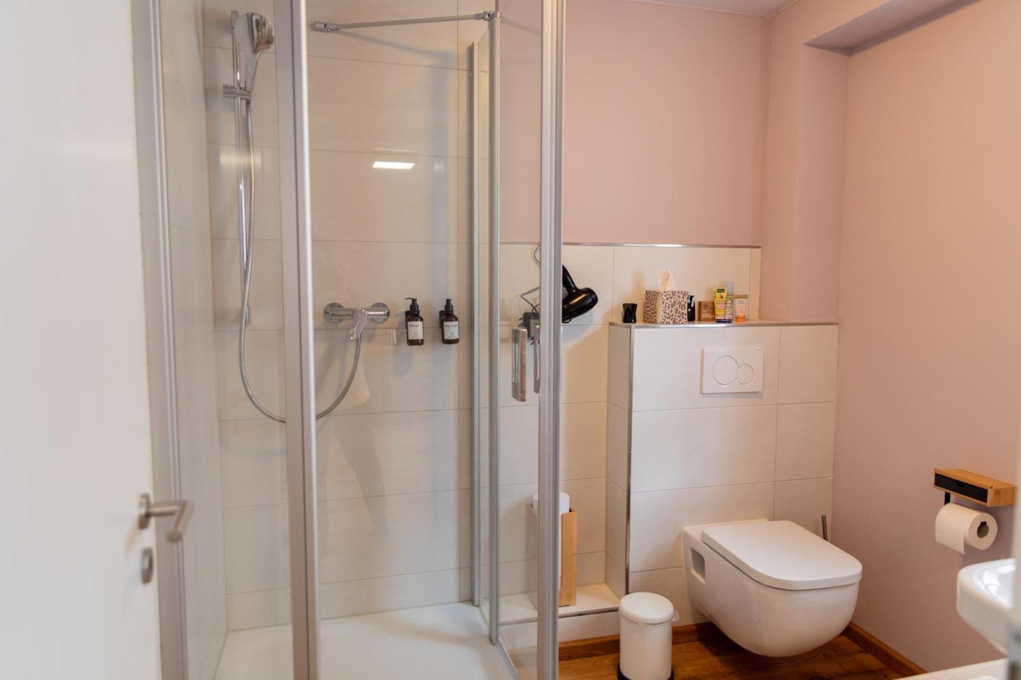 Altstadt Apartment Am Dom Wetzlar, 1 Zi, Kueche, Bad Mit Parkplatz Am Grundstueck מראה חיצוני תמונה