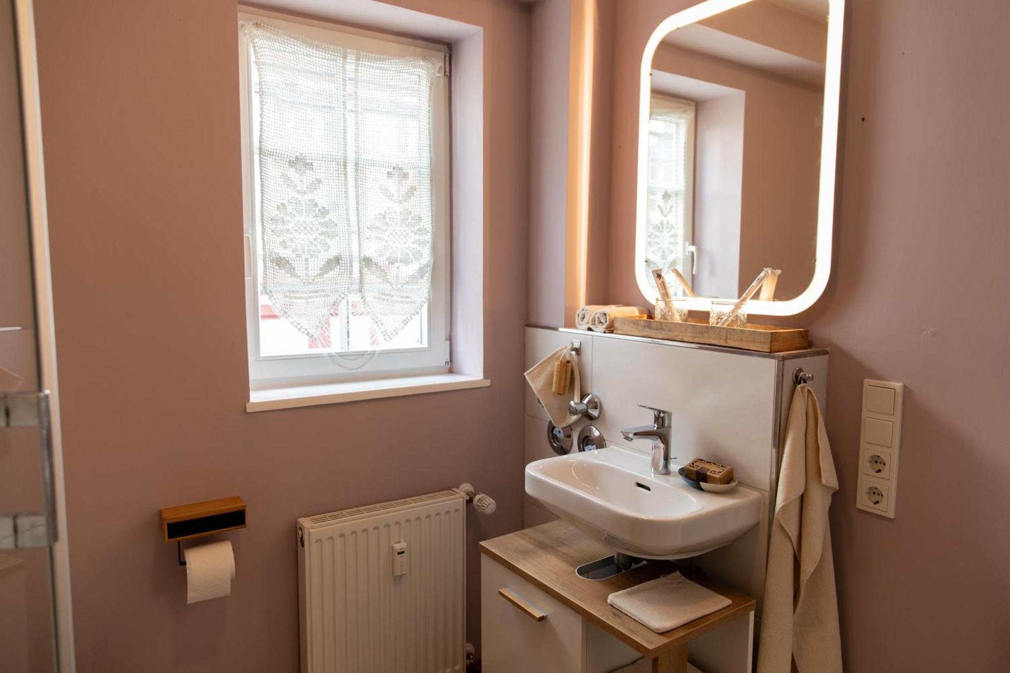 Altstadt Apartment Am Dom Wetzlar, 1 Zi, Kueche, Bad Mit Parkplatz Am Grundstueck מראה חיצוני תמונה